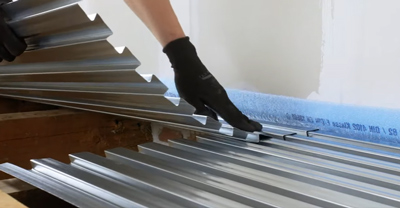 Zwaluwstaartplaten leggen